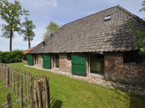 Гостиница Stylish Farmhouse in Nieuwleusen with Private Garden  Ньивлёсен